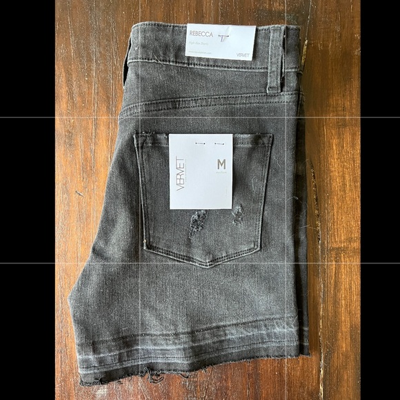 Vervet Rebecca Shorts - Picture 2 of 2